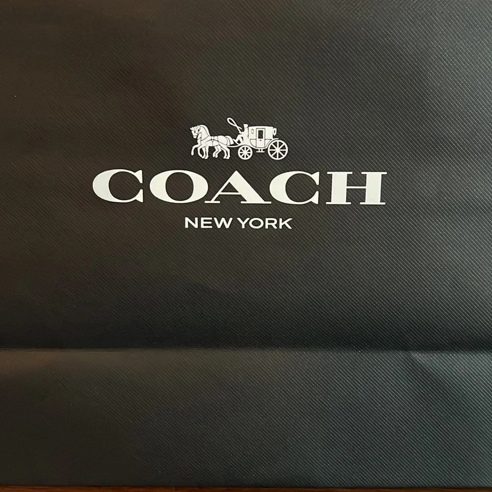 Coach Shopping Bag 🖤